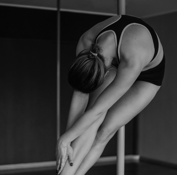 10 Inspiring Pole Dancers You Should Be Following on Instagram
